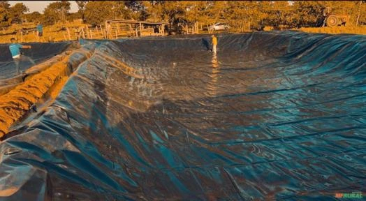 LONA GEOMEMBRANA PEAD 1,0 MM PRETA PARA IMPERMEABILIZAÇÃO DE LAGOS, TANQUES E CONSTRUÇÕES.