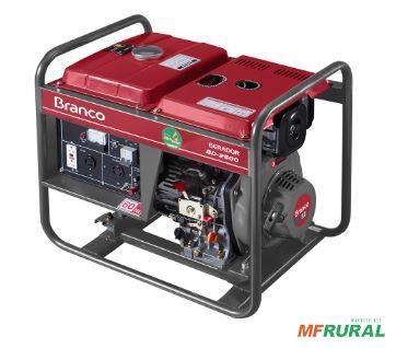 Gerador BRANCO a Combustão BD-2500 5cv Diesel Partida Manual - Voltagem: 220V. Imagem Gerador BRANCO a Combustão BD-2500 5cv Diesel Partida Manual - Voltagem: 220V.