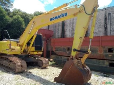 ESCAVADEIRA HIDRAULICA DE ESTEIRAS KOMATSU PC-200