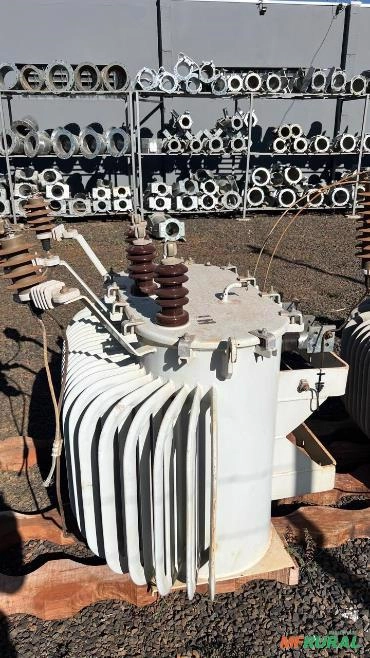 Imagem Transformador Trifásico 225KVA 13800V 380/220V Tipo Óleo Imagem Transformador Trifásico 225KVA 13800V 380/220V Tipo Óleo