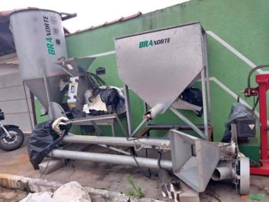 Máquina de ração BRANORTE Compacta2 Imagem Máquina de ração BRANORTE Compacta2
