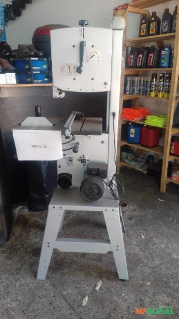 Serra fita Makita 900wats Imagem Serra fita Makita 900wats