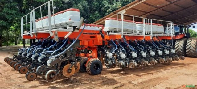 Plantadeira Jumil 8090PD Ano 2014 39 Linhas de 45 cm Imagem Plantadeira Jumil 8090PD Ano 2014 39 Linhas de 45 cm