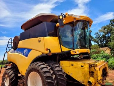 Imagem Colheitadeira NH CR 9060 Ano 2011 Imagem Colheitadeira NH CR 9060 Ano 2011