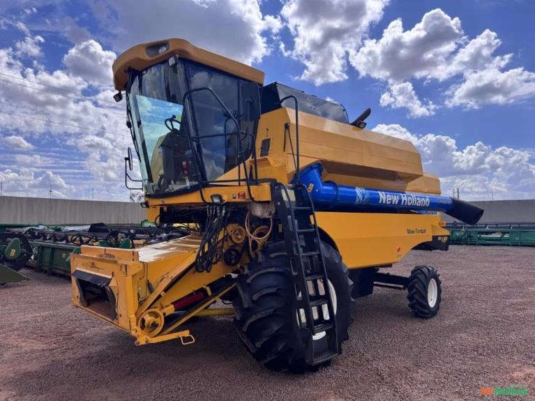 Colheitadeira NH TC 5070 Ano 2010 Imagem Colheitadeira NH TC 5070 Ano 2010