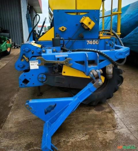 Imagem Semeadora Tatu STM 7400 Ano 2018 33 L Imagem Semeadora Tatu STM 7400 Ano 2018 33 L
