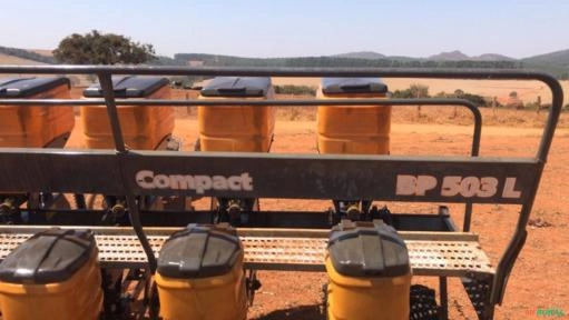 Imagem Plantadeira Valtra BP 503 Ano 2014 Imagem Plantadeira Valtra BP 503 Ano 2014