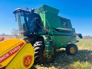 Colheitadeira John Deere 1550 Ano 2002 Imagem Colheitadeira John Deere 1550 Ano 2002