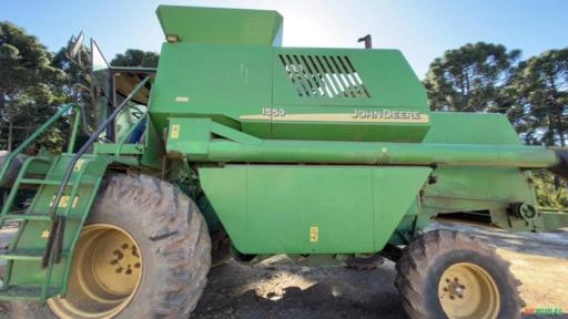 Colheitadeira John Deere 1550 Ano 2002 Imagem Colheitadeira John Deere 1550 Ano 2002