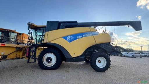 Colheitadeira New Holland CR 9060 Ano 2011 Imagem Colheitadeira New Holland CR 9060 Ano 2011