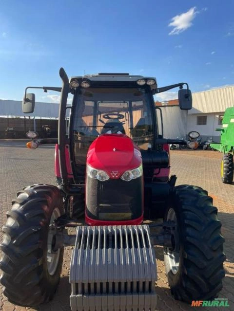 Trator Massey Ferguson 6713R Ano 2017 Imagem Trator Massey Ferguson 6713R Ano 2017