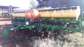 PLANTADEIRA JOHN DEER 2100 13 LINHAS