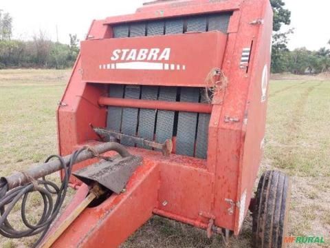 Enfardadeira Stabra feno Imagem Enfardadeira Stabra feno