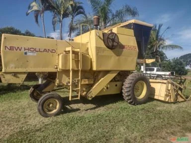 Colhedora NEW HOLLAND 5050