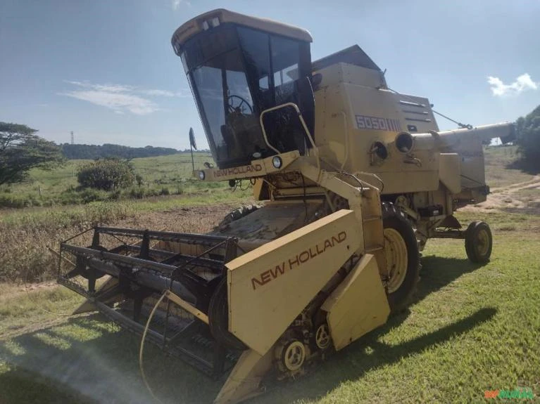 Colhedora NEW HOLLAND 5050