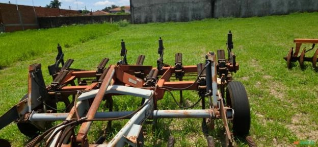 Subsolador Stara 9 Hastes Imagem Subsolador Stara 9 Hastes