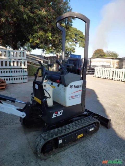 BobCat - E10 - 250 horas de uso