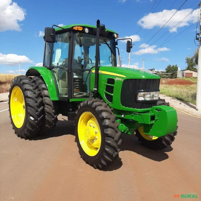 Trator John Deere 6100 J 4x4 ano 22 Imagem Trator John Deere 6100 J 4x4 ano 22