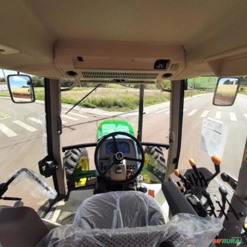 Imagem Trator John Deere 6100 J 4x4 ano 22 Imagem Trator John Deere 6100 J 4x4 ano 22