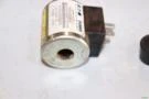 Valvula bobina solenoide 24v vickers eaton 300aa00082a