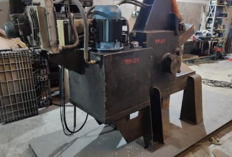 TESOURA HIDRAULICA TIPO JACARÉ Imagem TESOURA HIDRAULICA TIPO JACARÉ