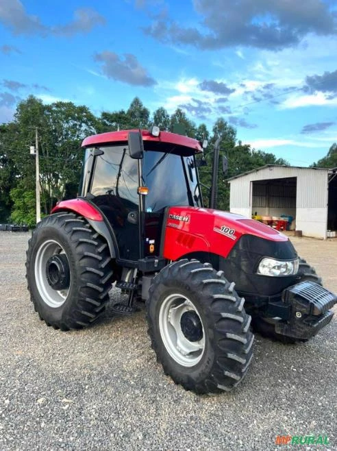 Vende-se Case Farmall 100 (4x4) 100cv  - Ano 2020