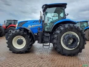 Vende-se New Holland T7.260 (4x4) 234cv  - Ano 2020