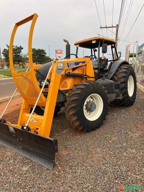 Vende-se Valtra BH145 (G3) (4x4) 150cv  - Ano 2014