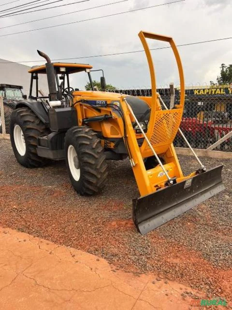 Vende-se Valtra BH145 (G3) (4x4) 150cv  - Ano 2014