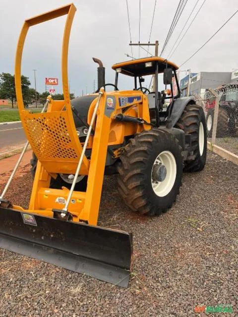 Vende-se Valtra BH145 (G3) (4x4) 150cv  - Ano 2014