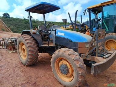 Trator New Holland TL75E (4x4) 75cv - Ano 2012 Imagem Trator New Holland TL75E (4x4) 75cv - Ano 2012