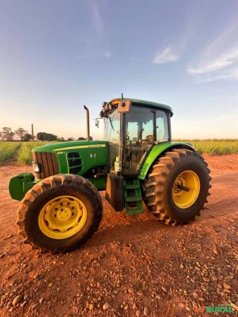 Trator John Deere 6115J (4x4) 115cv  - Ano 2018 Imagem Trator John Deere 6115J (4x4) 115cv  - Ano 2018