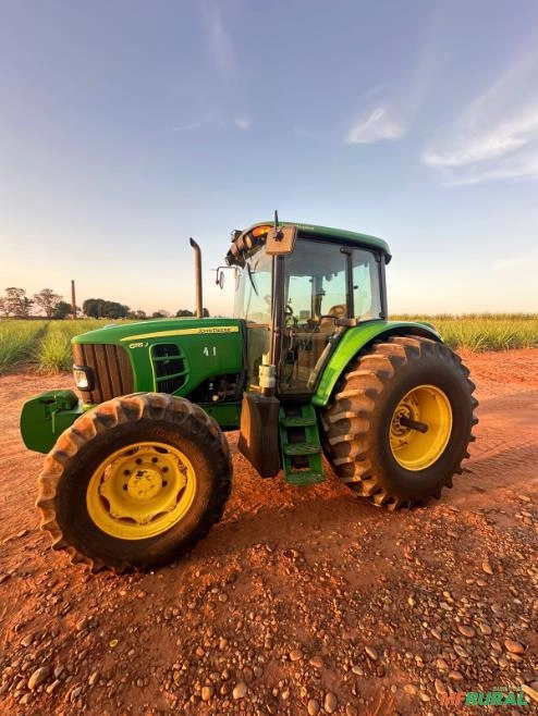 Trator John Deere 6115J (4x4) 115cv  - Ano 2018 Imagem Trator John Deere 6115J (4x4) 115cv  - Ano 2018