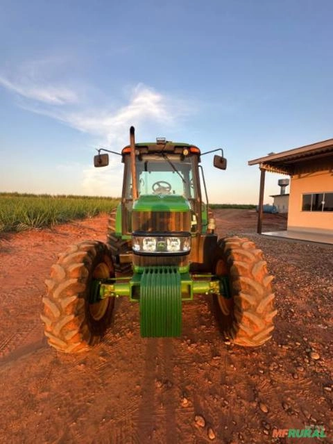 Imagem Trator John Deere 6115J (4x4) 115cv  - Ano 2018 Imagem Trator John Deere 6115J (4x4) 115cv  - Ano 2018