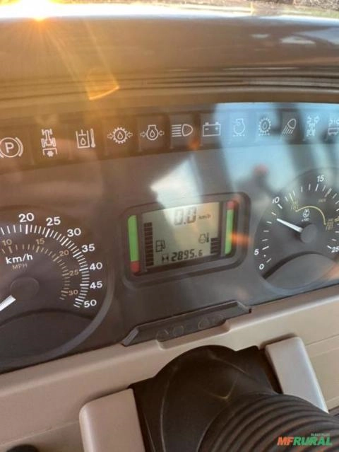 Imagem Trator John Deere 6115J (4x4) 115cv  - Ano 2018 Imagem Trator John Deere 6115J (4x4) 115cv  - Ano 2018