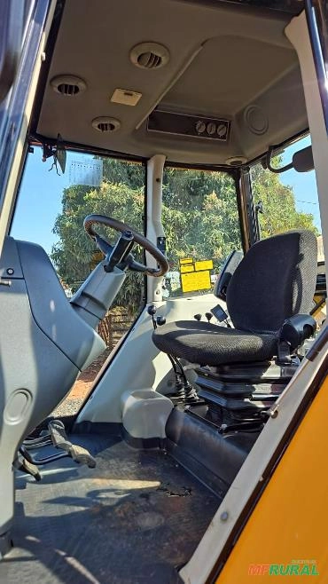 Imagem Trator Valtra A800R (4x4) 80cv   - Ano 2021 Imagem Trator Valtra A800R (4x4) 80cv   - Ano 2021