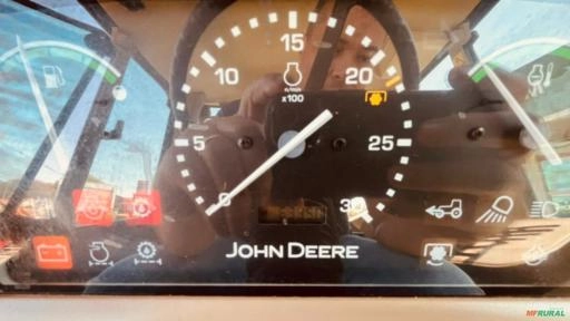 Imagem Trator John Deere 6100J (4x4) 100cv  - Ano 2018 Imagem Trator John Deere 6100J (4x4) 100cv  - Ano 2018