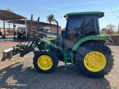 Imagem Trator John Deere 5080E (4x4) 80cv  - Ano 2022 Imagem Trator John Deere 5080E (4x4) 80cv  - Ano 2022