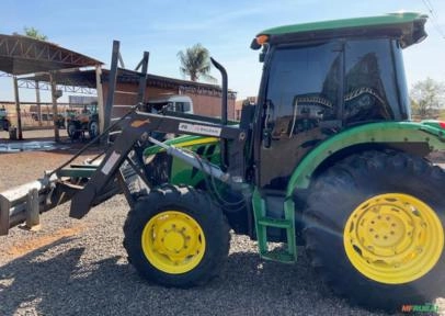 Imagem Trator John Deere 5080E (4x4) 80cv  - Ano 2022 Imagem Trator John Deere 5080E (4x4) 80cv  - Ano 2022