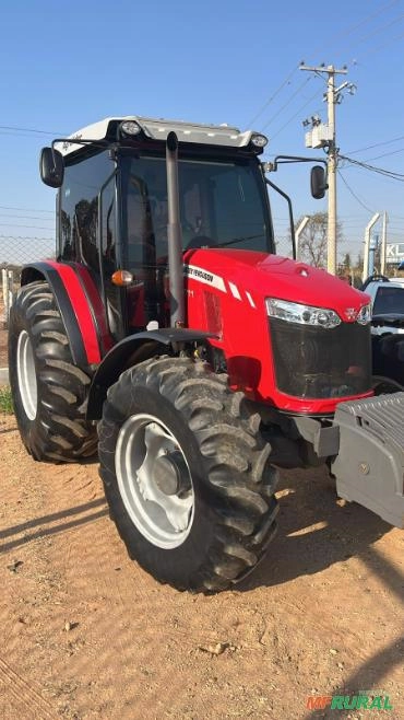 Trator Massey Ferguson 6711 (4x4) 115cv - Ano 2017/18 Imagem Trator Massey Ferguson 6711 (4x4) 115cv - Ano 2017/18