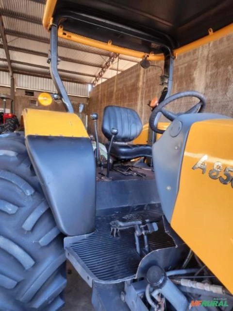 Imagem Trator Valtra A850 (4x4) 85cv - Ano 2014 Imagem Trator Valtra A850 (4x4) 85cv - Ano 2014