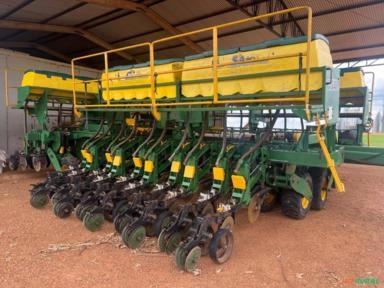 Plantadeira TATU - Modelo: USAP 30x45 - Ano 2012 Imagem Plantadeira TATU - Modelo: USAP 30x45 - Ano 2012