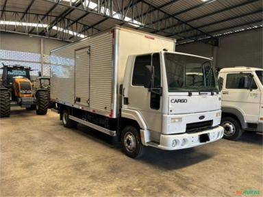 Caminhão Ford - Modelo: Cargo 816S - Ano 2013 Imagem Caminhão Ford - Modelo: Cargo 816S - Ano 2013