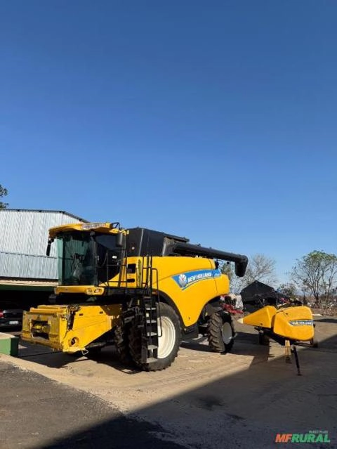 Colheitadeira New Holland - Modelo: CR 5.85 - Ano 2019 Imagem Colheitadeira New Holland - Modelo: CR 5.85 - Ano 2019