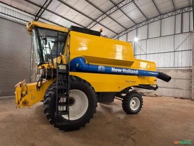 Colheitadeira New Holland - Modelo: TC 5090 - Ano 2010 Imagem Colheitadeira New Holland - Modelo: TC 5090 - Ano 2010
