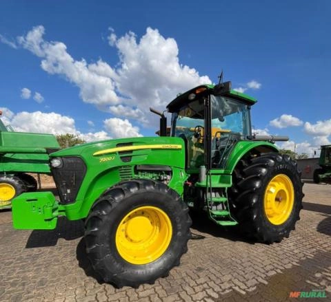 Trator John Deere 7200J (4x4) 200cv - Ano 2023 Imagem Trator John Deere 7200J (4x4) 200cv - Ano 2023