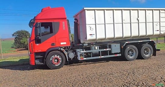 Caminhão IVECO Tector 240E28 Ano 2013 Imagem Caminhão IVECO Tector 240E28 Ano 2013