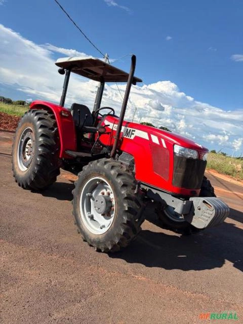Trator Massey Ferguson 4275 (4x4) 75cv Ano 2018 Imagem Trator Massey Ferguson 4275 (4x4) 75cv Ano 2018
