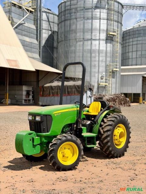 Trator John Deere 5075EF (4x4) 75cv Ano 2018 Imagem Trator John Deere 5075EF (4x4) 75cv Ano 2018