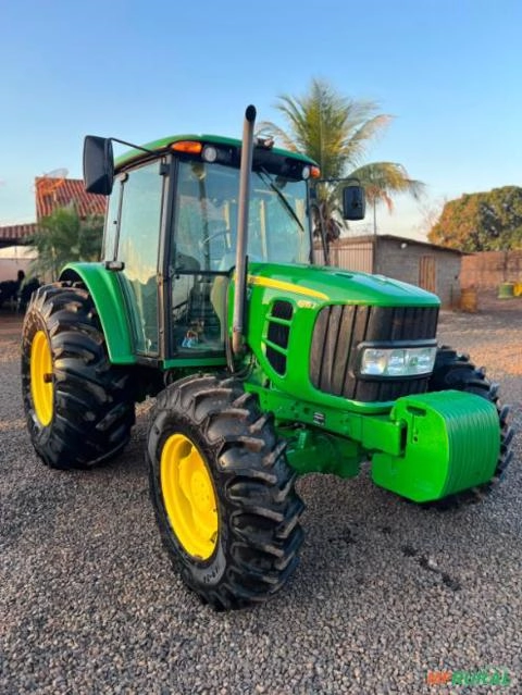 Trator John Deere 6115 J (4x4) 115cv - Ano 2022 Imagem Trator John Deere 6115 J (4x4) 115cv - Ano 2022